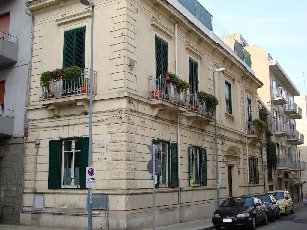La Maison Des Livres Reggio di Calabria Buitenkant foto
