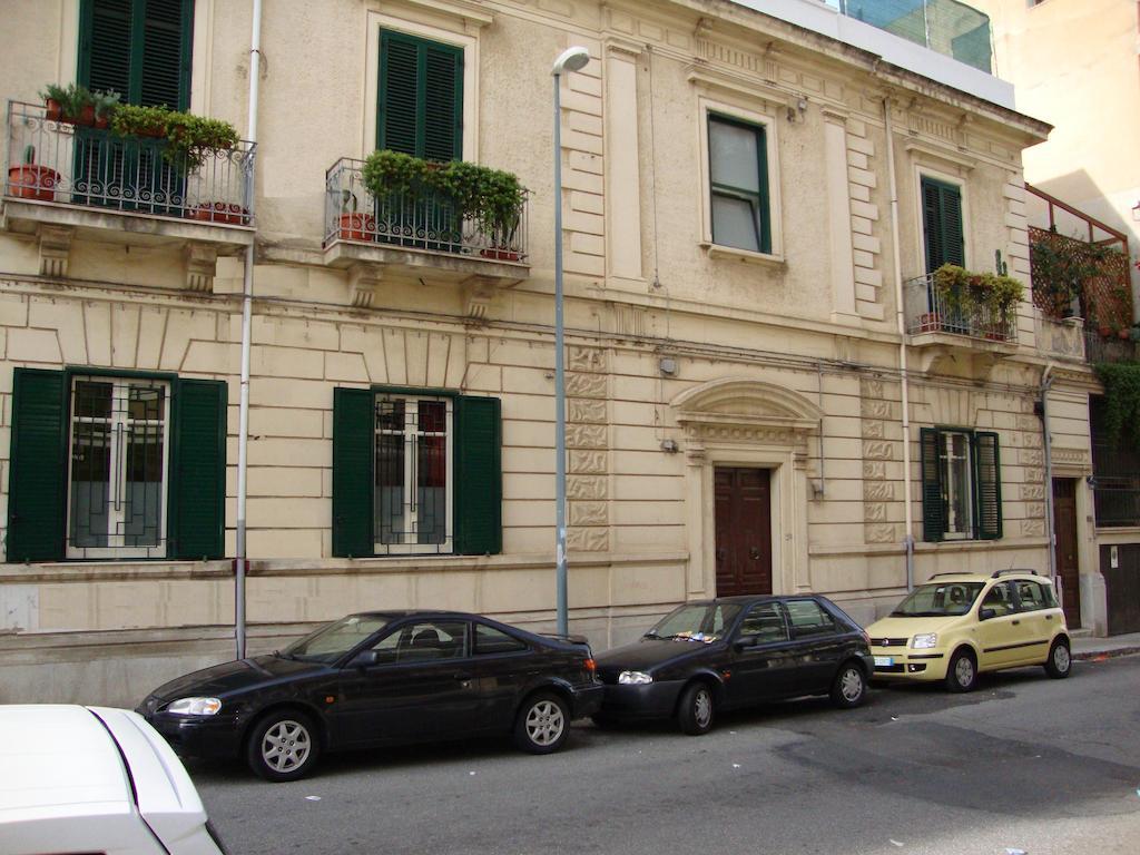 La Maison Des Livres Reggio di Calabria Buitenkant foto