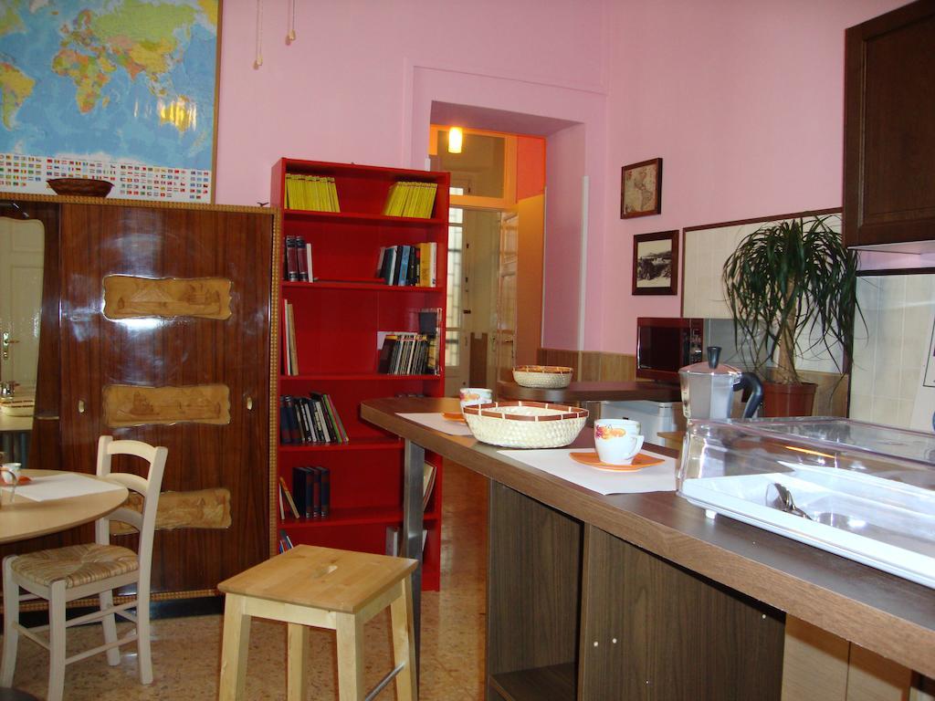 La Maison Des Livres Reggio di Calabria Buitenkant foto